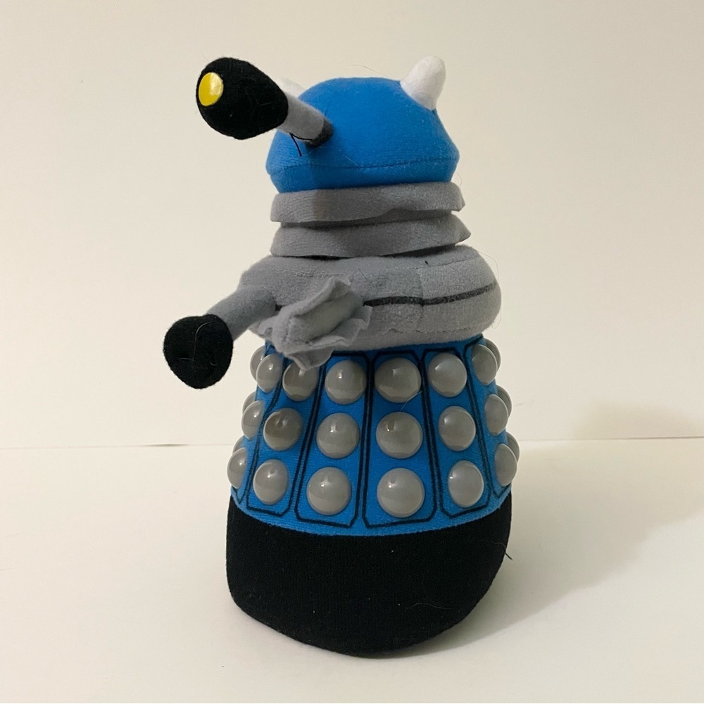 Doctor Dr Who Dalek 8.5 Inch Tall Talking Plush Blue Toy